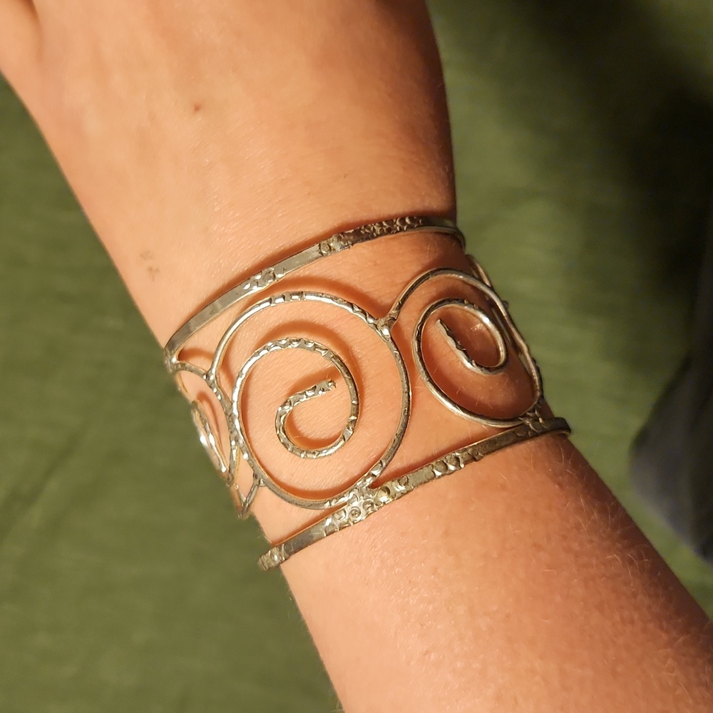 Silver Bangle - Picture 4 of 4
